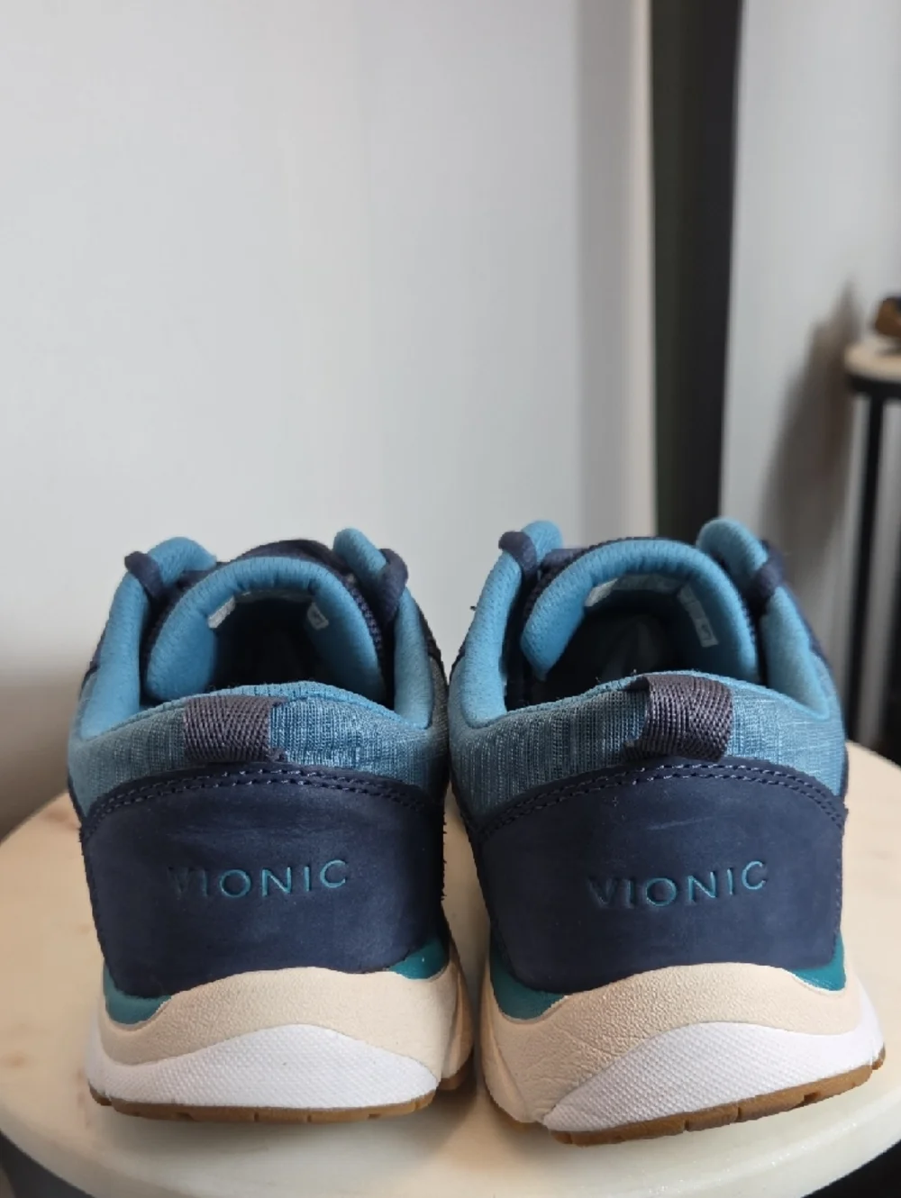 Vionic Navy and Light Blue Women's Athletic Sneakers Size 8 Waterproof